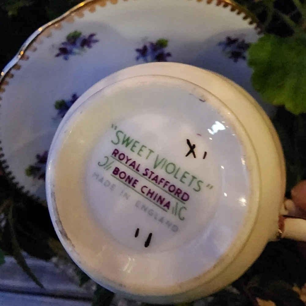 Sweet Violets Tea Cup & Saucer Royal Stafford Bone China England White Purple